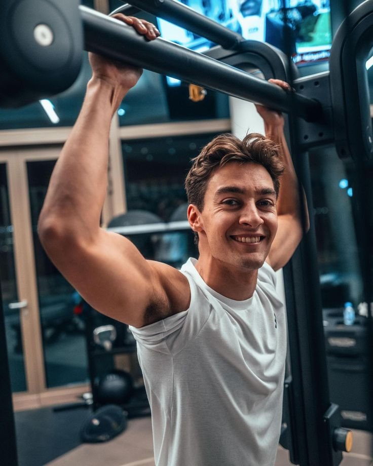 rusandroll's tweet photo. these belong in the same collection called CRUSH ME WITH THOSE ARMS https://t.co/Q5UGW3bk0f