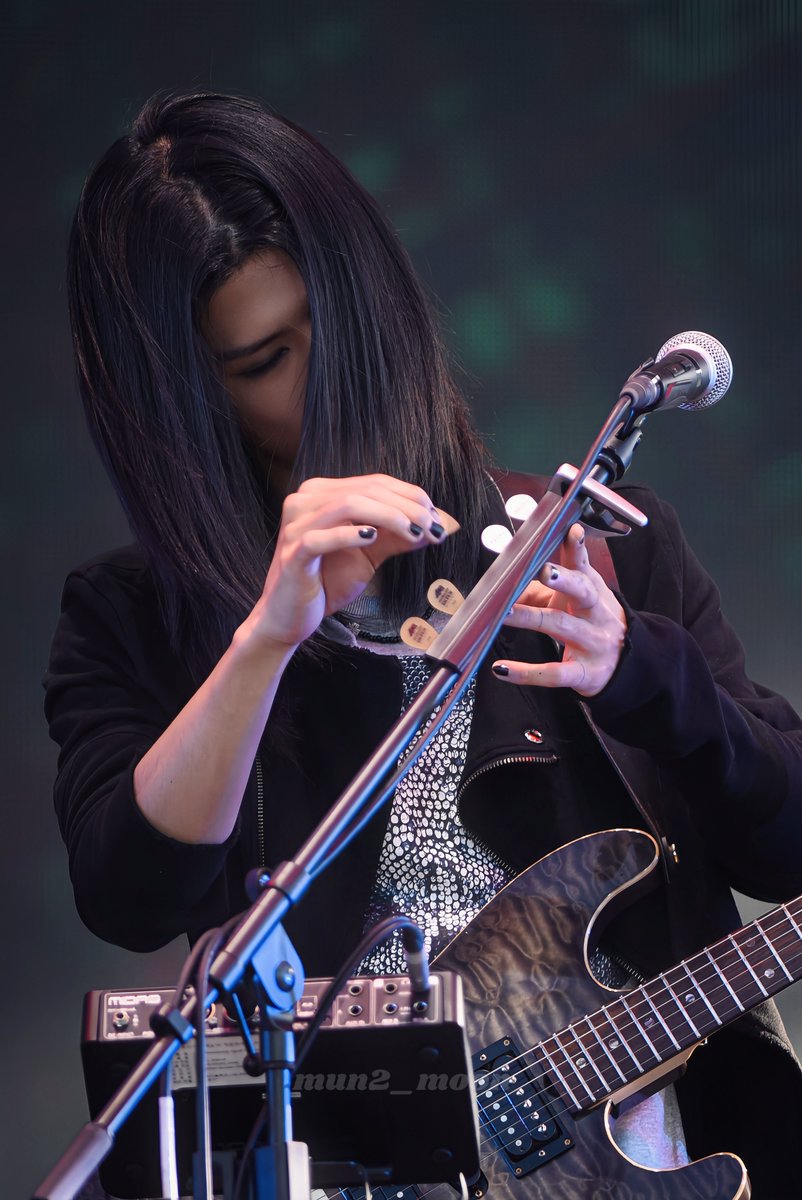 mun2_moon's tweet photo. 우아함
-
BUSAN ROCK 
20261002

#준한 #JunHan 
#XdinaryHeroes 
#엑스디너리히어로즈 https://t.co/YMQ7HihgrV