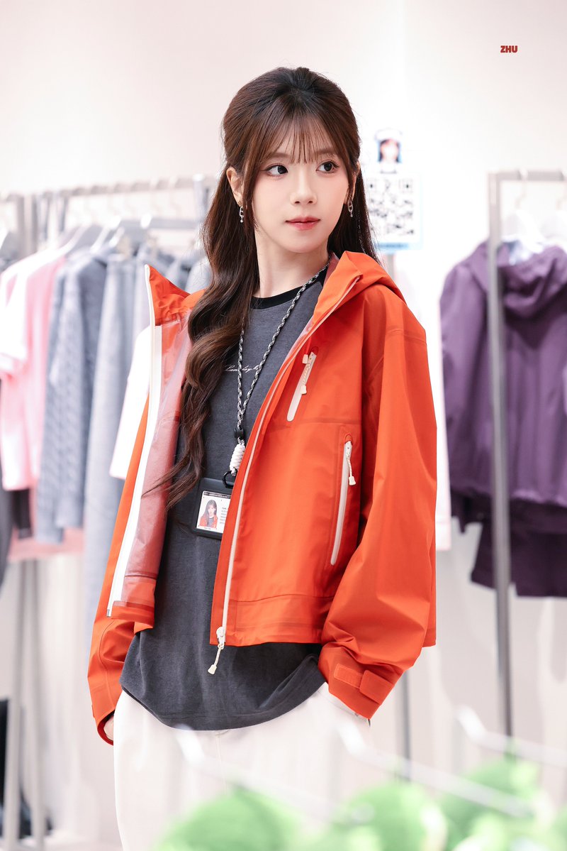 yangdechang's tweet photo. 261006 | Lanafay.Miss一日店长 | 乔一鱼 #QiaoYiyu https://t.co/gyrzBNpSXu