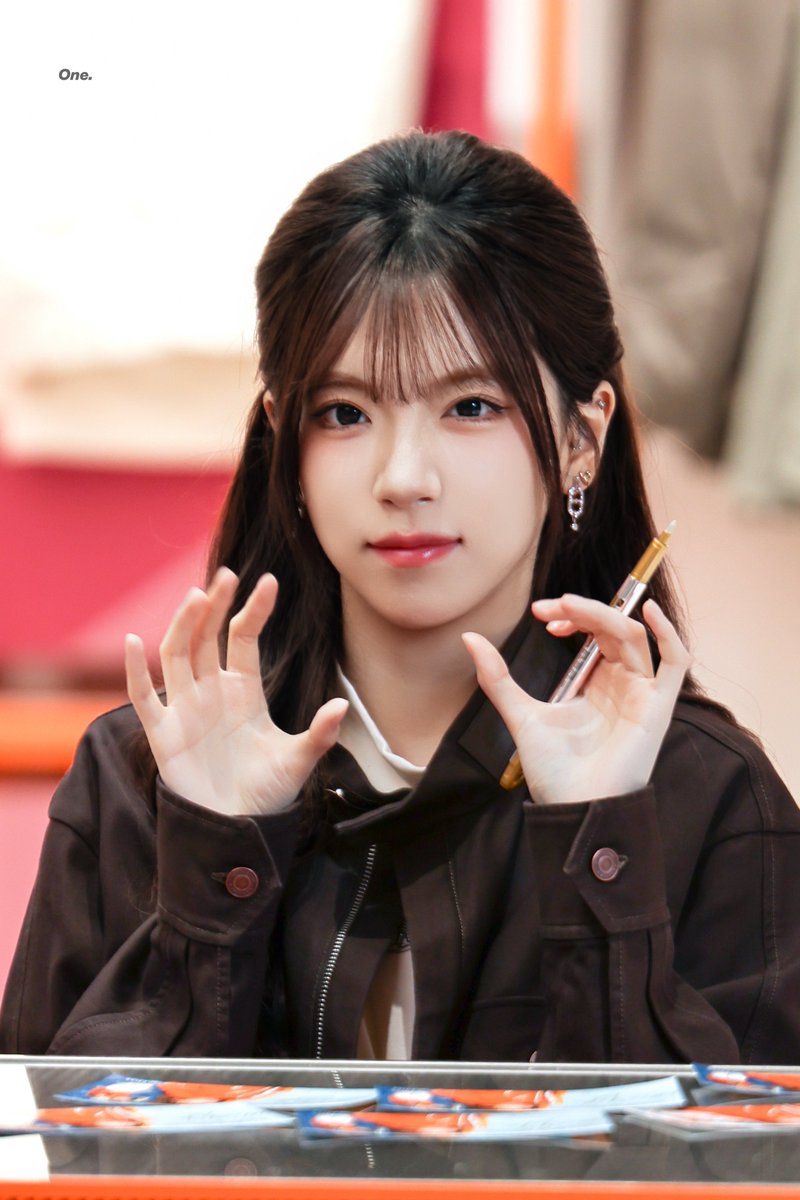 yangdechang's tweet photo. 261006 | Lanafay.Miss一日店长 | 乔一鱼 #QiaoYiyu https://t.co/gyrzBNpSXu