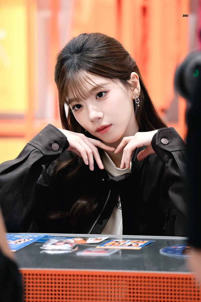 yangdechang's tweet photo. 261006 | Lanafay.Miss一日店长 | 乔一鱼 #QiaoYiyu https://t.co/gyrzBNpSXu