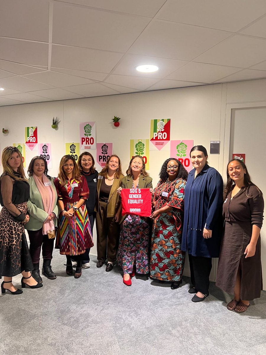 genderplatform's tweet photo. ✅ Goed nieuws: de Tweede Kamer nam vandaag een motie van Suzanne Kröger aan voor extra steun aan vrouwen en slachtoffers van seksueel geweld in conflictgebieden.​‌

Een belangrijke erkenning voor vrouwennetwerken die dagelijks werken aan vrede, veiligheid en herstel.✊ #CRSV https://t.co/QorDJA85tv