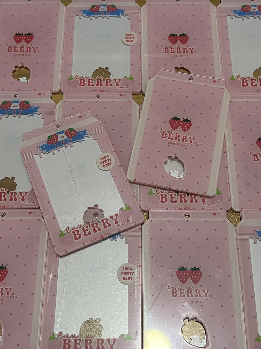 yoonginnah's tweet photo. #nnahupdates! 

luv u (straw)berry much pocahol! is officially done with production! i’m just waiting for the prints, and once they’re in my address, i’ll be emailing all the buyers about the shipping fee.

thank you so much for your patience and support! https://t.co/VLy05hKO3c