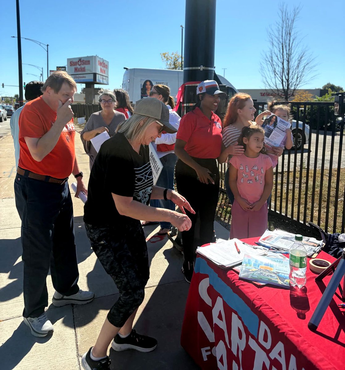 Dannic44's tweet photo. 41ST WARD! 
It was so good to see you all come out and show me so much love! I appreciate every conversation, every handshake, every hug, and everyone who came out to support.

LET’S DO THIS, CHICAGO! 

Rise up! All hands on deck. Let’s take our city back and build a Chicago that works for ALL Chicagoans.

Y’all know what to do, on Election Day!

Danielle Carter-Walters for Mayor 2027
CHICAGOANS FIRST.
https://t.co/u4NmRz95KK

#41stWard 
#commonsensecarter