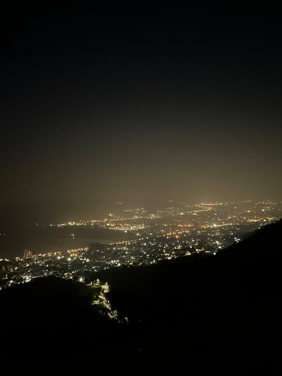 bonanzacox's tweet photo. • Standard-definition photo, high-definition memory.
• Midnight magic. 🌌 https://t.co/h906WNIDKo
