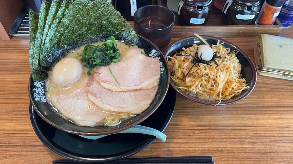 Harutti_AL's tweet photo. #見た人もなにか無言でラーメンを挙げる https://t.co/cHXhP7ZzYW
