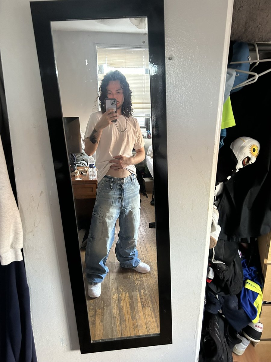 frostedpecker's tweet photo. instagram scares me so i’m posting on twitter https://t.co/mFktGQRrYB