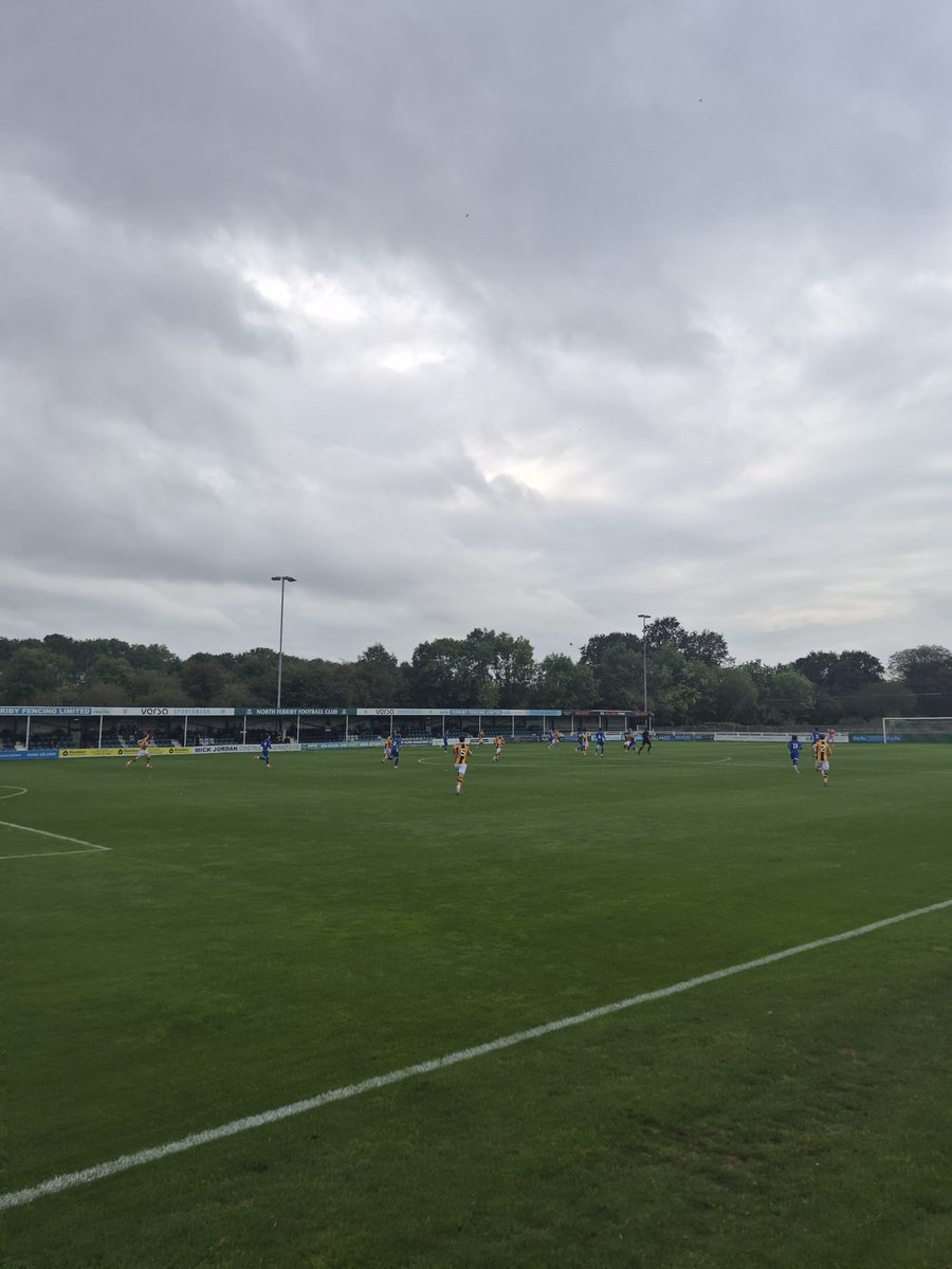 ZachsKitRoom's tweet photo. Brilliant to see @LaticsOfficial as always, so happy to see how far the club has come since the issues they went through a few years ago and always great to see ex city and luton striker Frankie Bunn, always a pleasure to see and thank you for all the kind words🤝☺️ #wafc #hcafc https://t.co/WerHdzD0nK