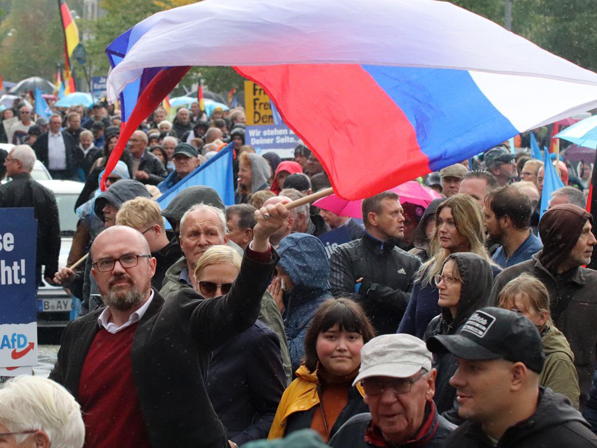 herr_ha_aus_be's tweet photo. Sachsen-Anhalt hat seit heute den ersten russischen Landtagsvize in seiner Historie. #AfD https://t.co/FqAvGwLbAM