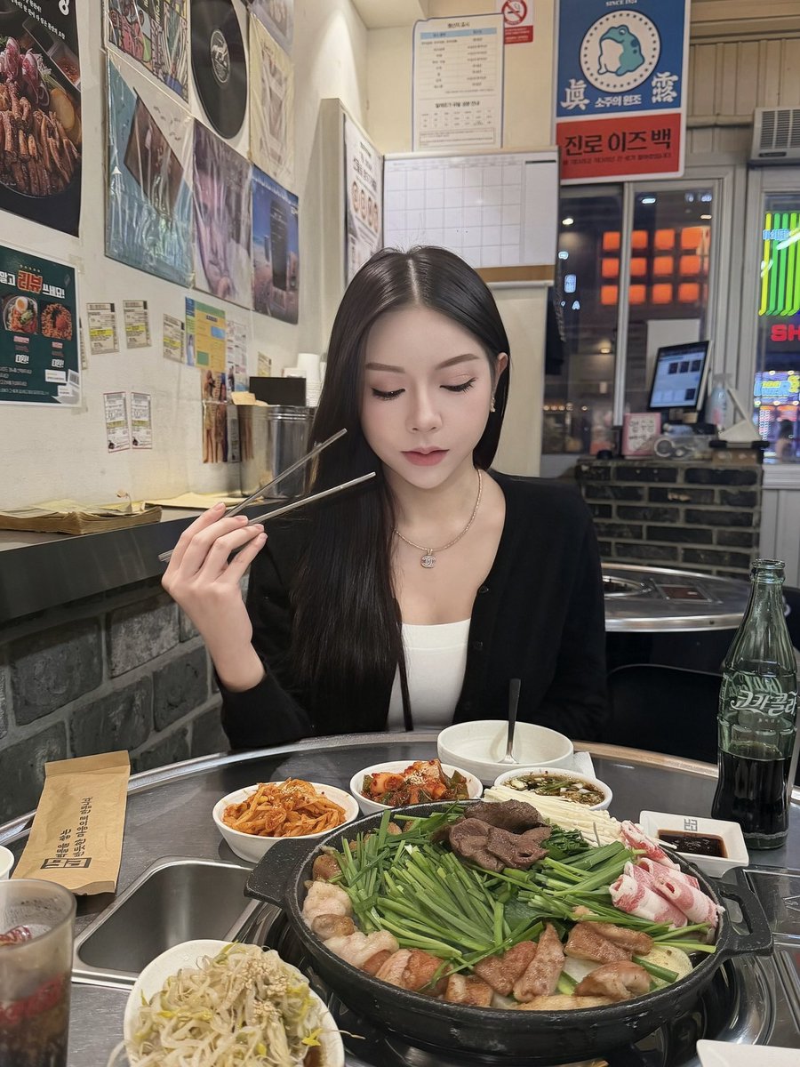 LinPingXx's tweet photo. 한국 🇰🇷 대전 🐷🍽️💕 https://t.co/AkMQEghsWv