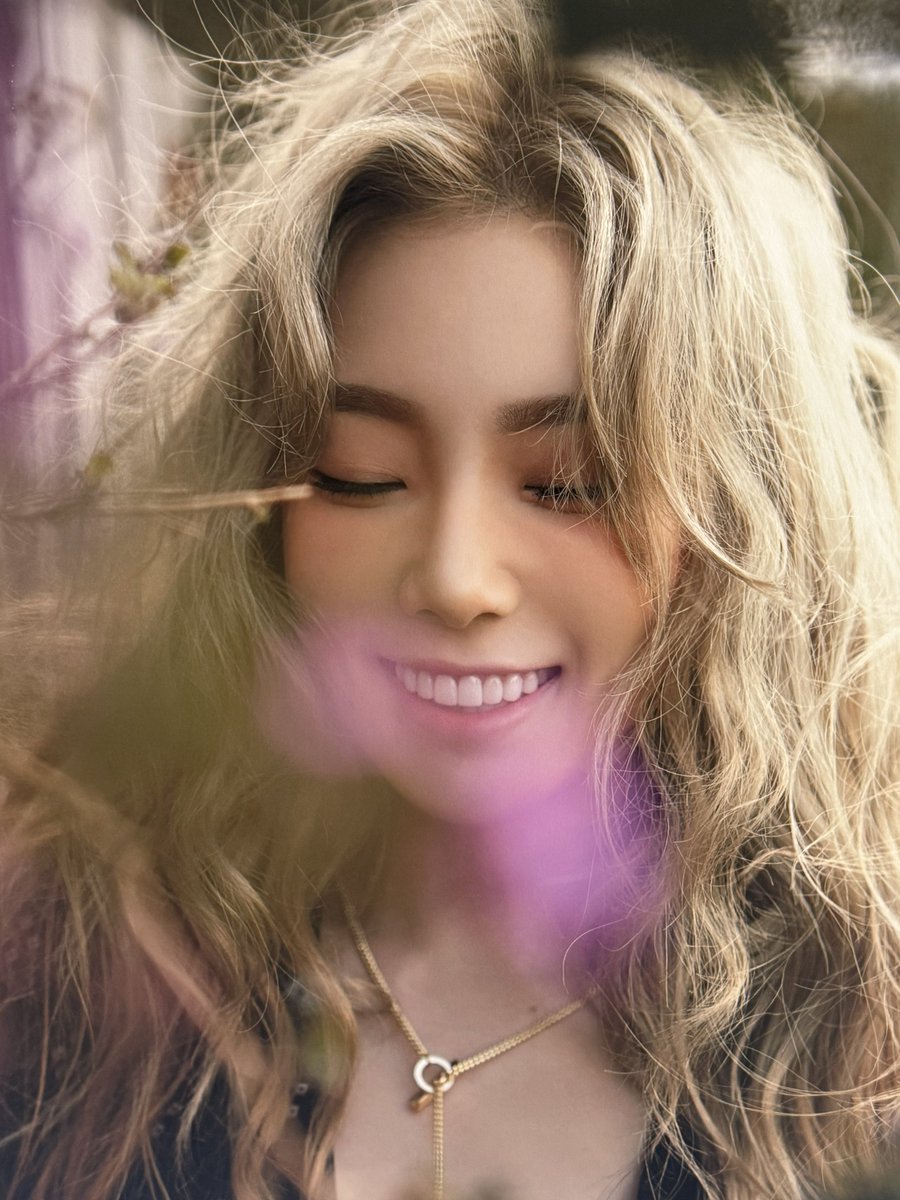 gooreum_ee's tweet photo. 태연언니 11주년 축하해💜 https://t.co/cPhGu9fDCe