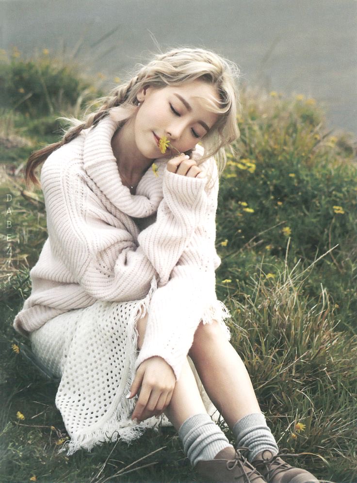 gooreum_ee's tweet photo. 태연언니 11주년 축하해💜 https://t.co/cPhGu9fDCe
