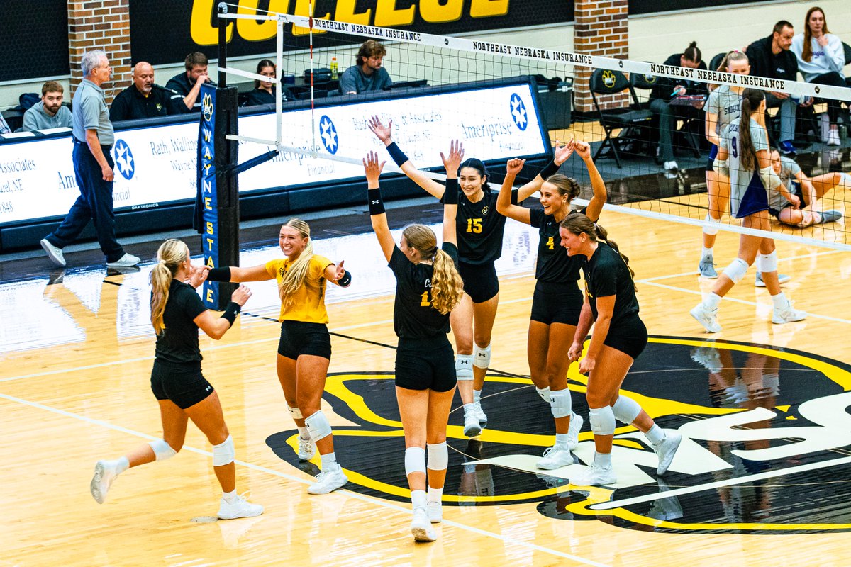WSCWildcatVB's tweet photo. Back in Rice >>>
10/9 (Autograph Night) vs. University of Mary
10/10 vs. Minot State University
10/16 (Senior Day) vs. Bemidji State University
10/17 vs. University of Minnesota Duluth
10/20 vs. William Jewell College
#TuneUP https://t.co/yHPmxp8lln