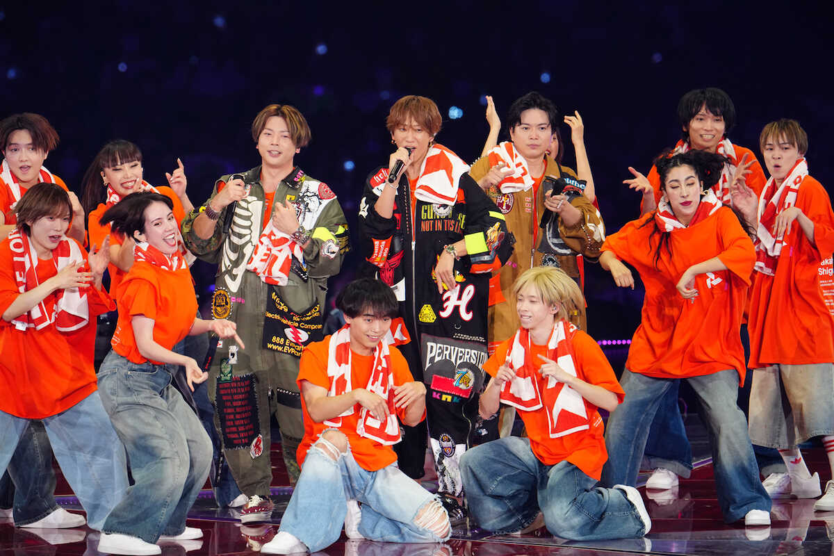 topicool_jp's tweet photo. 【トピクル】

NEWS、25周年に向け「新三部作」開幕！全国ツアー横アリ公演で加藤シゲアキ「25周年を目指します」

3人を象徴する三角形のセンターステージなどで一体感あふれる演出を披露。ファンの大合唱という感動的な一幕もありました

▼記事はこちら▼
🔗https://t.co/MCRgEvALAv

＃NEWS https://t.co/0F62R8Ast9