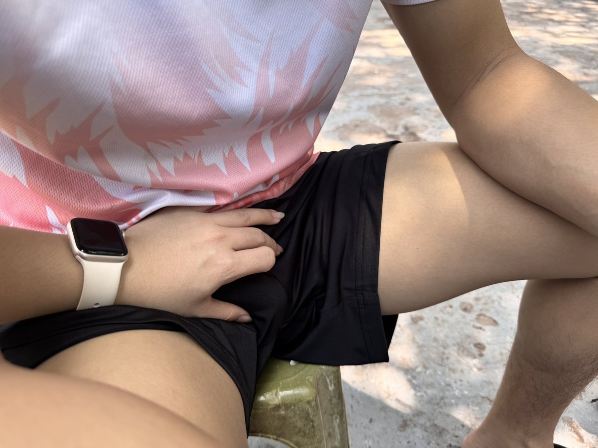 tieunuhn's tweet photo. Píp……Píp…… 😆
Ra đường tay em lại hư lắm 😆 https://t.co/tmB36UT08T