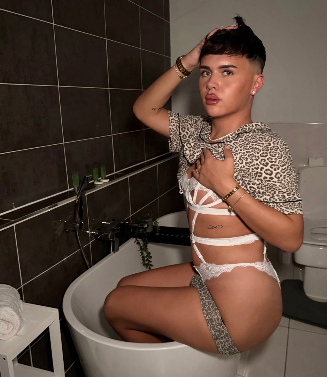 connorluxeex's tweet photo. what do you love about femboys the most?🥰 https://t.co/F8rtOihaYD