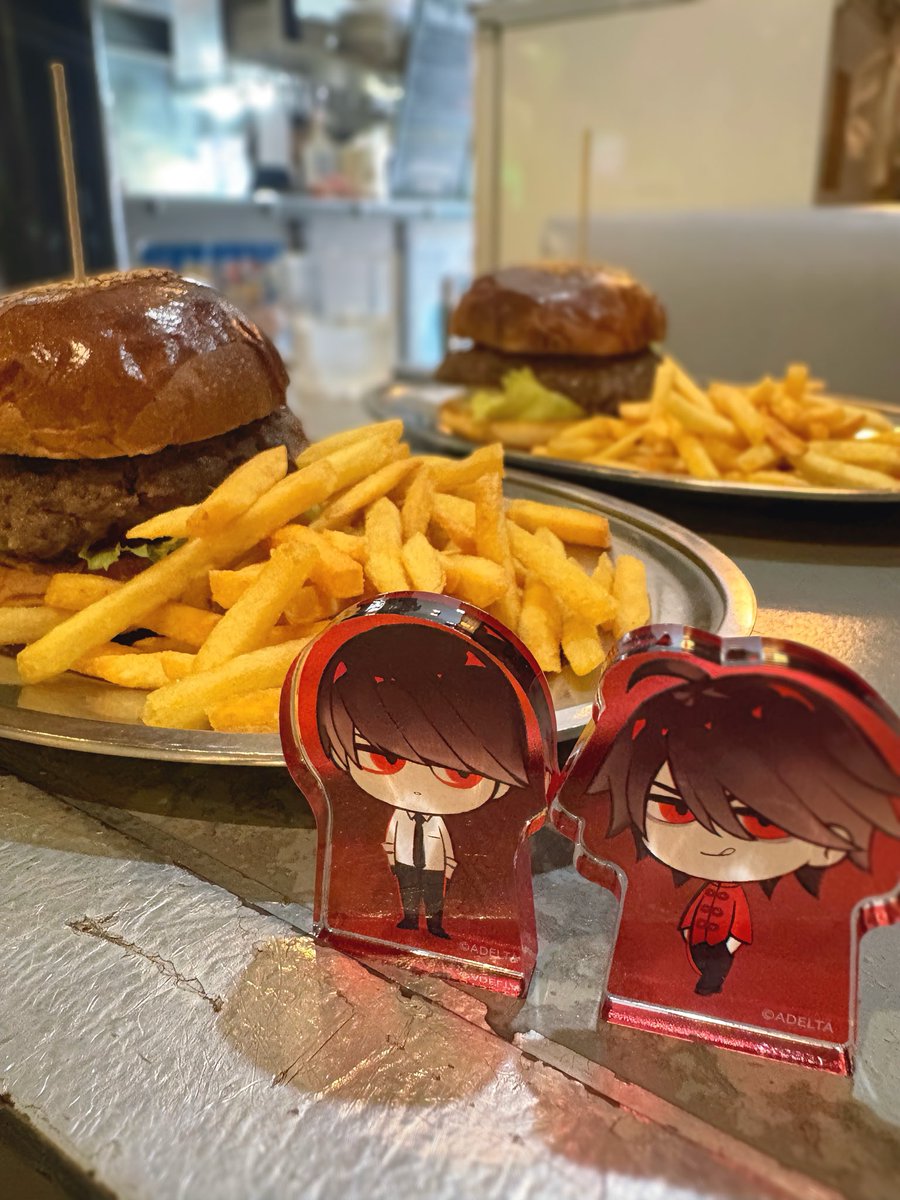 fmfmfmino's tweet photo. ゆるりと聖地やらバーガーやら https://t.co/tIw6x7q7vX