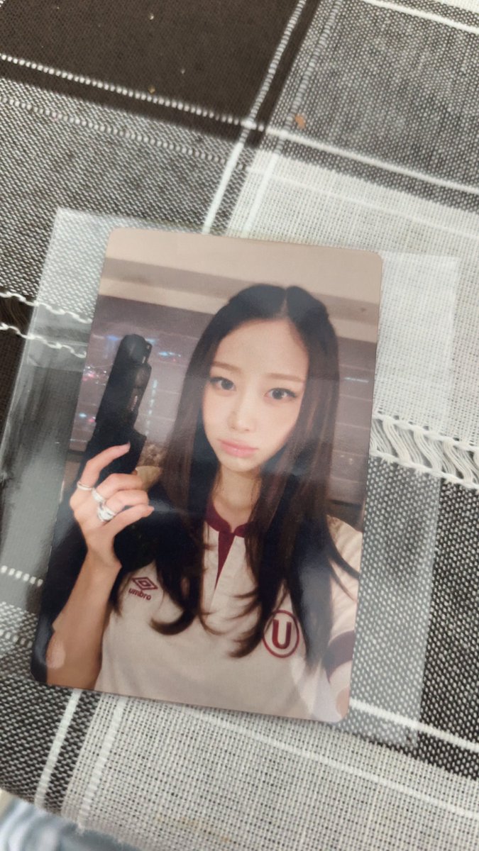 iwnaburlollipop's tweet photo. la novia de mi papá me hizo esta photocard 😭😭😭 la amo https://t.co/00TFzpWVye