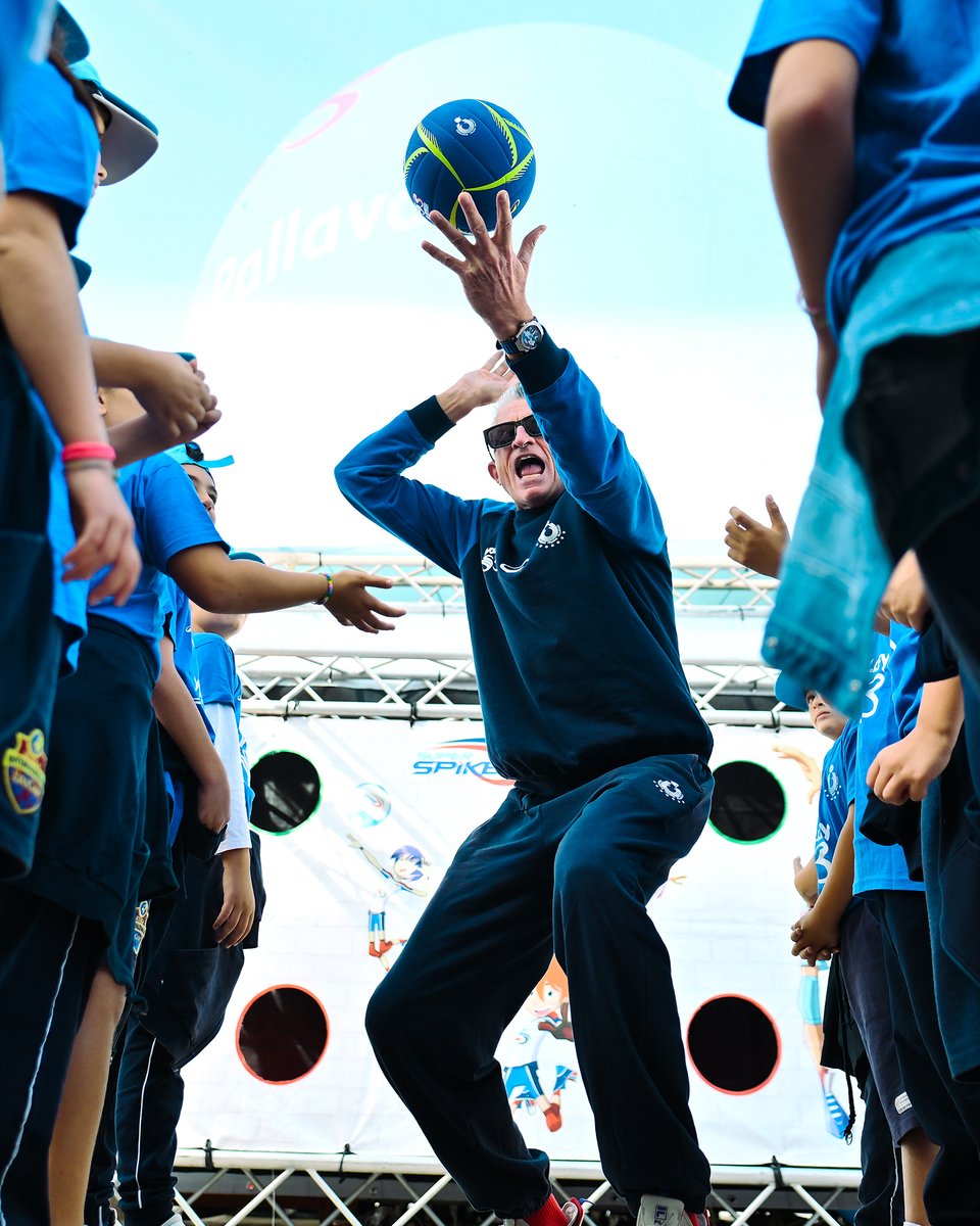 Federvolley's tweet photo. 🏐🇮🇹 #VolleyS3 a Bari tra inclusione e divertimento abbiamo vissuto la pallavolo attraverso una formula semplice e immediata: le reti abbassate e il gioco al centro dell’esperienza.
📷 News e gallery al link:
https://t.co/smfuLBdMIs https://t.co/175zHz8Tgc