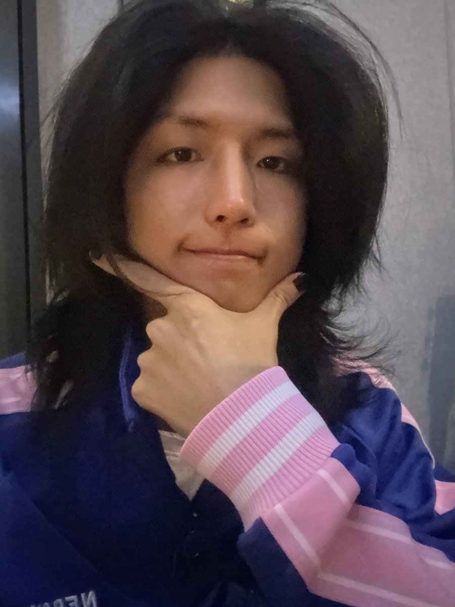 fromjubble's tweet photo. 261007 [💭] 12.06 AM

*🗳️ (vote for a pfp)

can you see it? https://t.co/oIwmXjcVz2