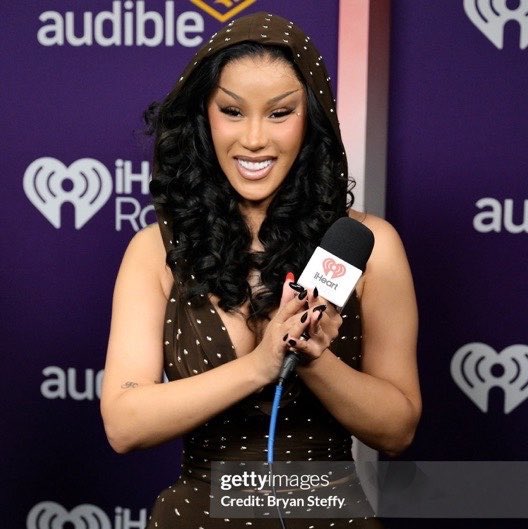IMMASKGIRL's tweet photo. @BardiRadarHQ Bitch bye, we know ur fav is botched LMFAOOO uglyahhbitch https://t.co/qZxcVSFVd4