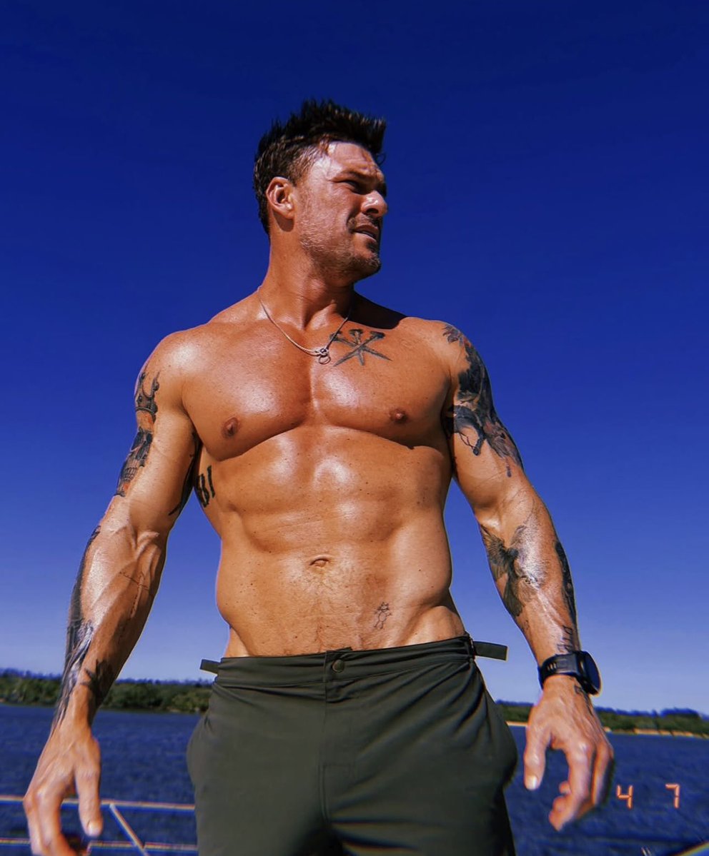 alanritchsonhq's tweet photo. https://t.co/syjRb1iw8D