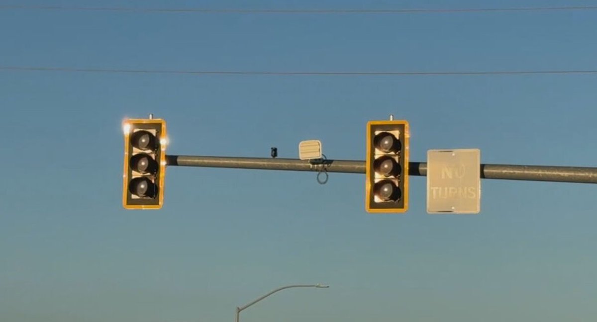 KVALnews's tweet photo. The Eugene Water and Electric Board (EWEB) is reporting an outage in the north Eugene area that has left 2,184 customers without power.
Read More: https://t.co/1hKcfp2ZgK
#LiveonKVAL #LocalNews #Eugene #EWEB #PowerOutage https://t.co/h78ToaGpmW