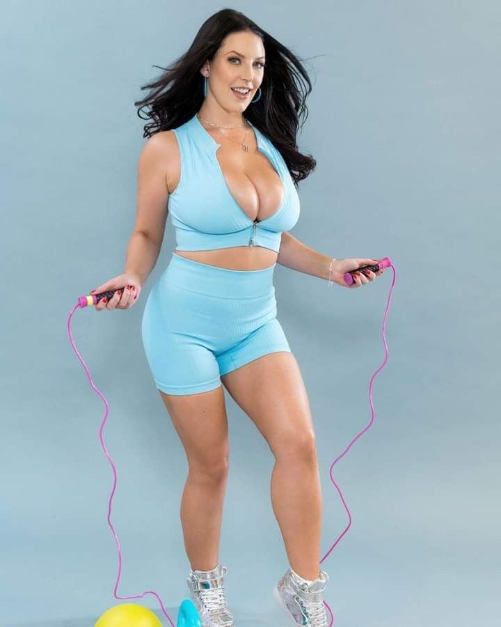MilfQueens tweet picture