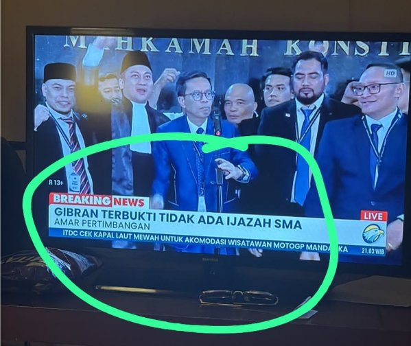 Tan_Mar3M's tweet photo. Majikan gà punya ijazah, jongosnya sujud sukur. Ajaib. https://t.co/ocSAiymMVm