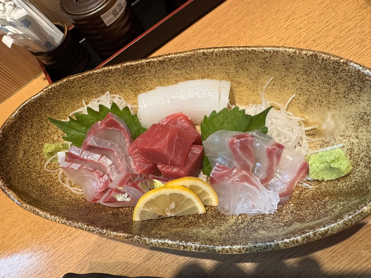 Bo2Mk1Wj8's tweet photo. 2026.10.6 今宵は長崎の「海鮮炙り屋 いぶき地」で一杯！
#海鮮炙り屋 #いぶき地 #長崎 #居酒屋 #雲仙ハム #馬刺し #刺身 https://t.co/7hjGyuaHYS