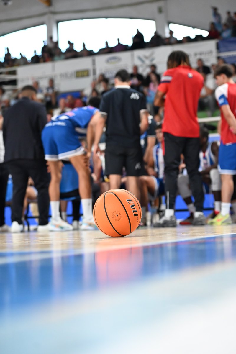 zopencosbasket's tweet photo. 🏀Os dejamos algunas fotos del partido de Clínica Ponferrada @baloncestoSDP contra @SBballAcademy del  pasado sábado 🏀 

📸Son obra de un crack como @Shionponfe 👏👏👏

(sigue en comentarios) https://t.co/Rql4ESKl7I