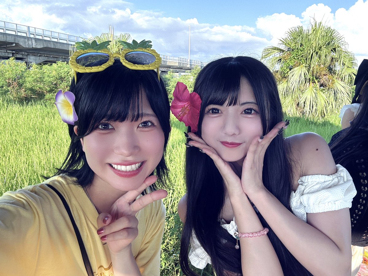 hikaru_mh0822's tweet photo. なのはさん🩷！
ずっとお話したいなって思ってたので一緒に写真撮ってもらえて嬉しいー！🥰
顔面が可愛いのはもちろん、顔が有り得ないくらい小さくて、すごい。

TIFのステージのこととかヲタ活してるなのはさんのファンのこと話せてよかった🎶
これからもよろしくお願いします❣️
 #アイカク さん  #メロハイ