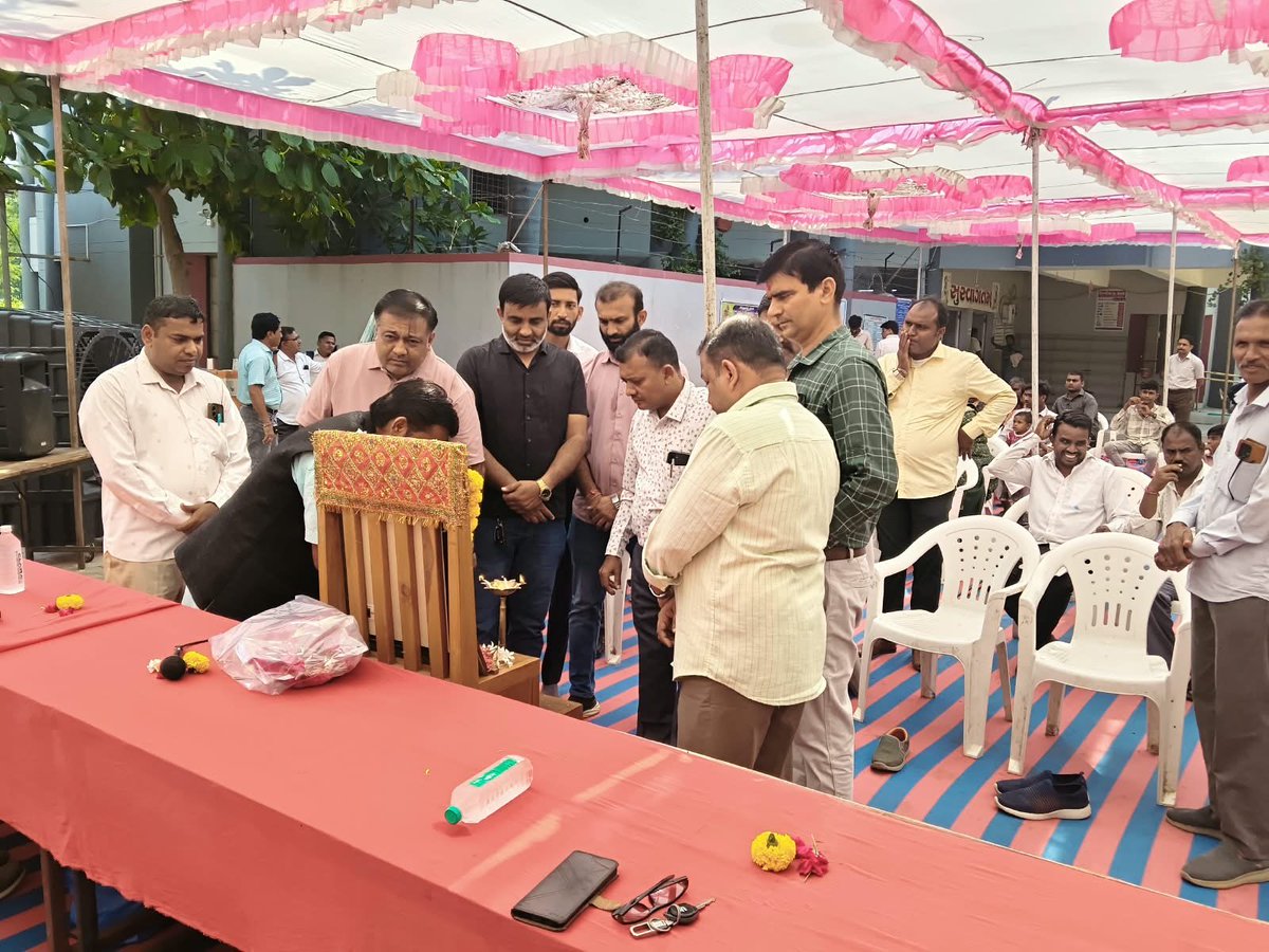 ArvindBariya8's tweet photo. સેવાસેતુ  ૨.૧ ( ગ્રામ્ય ) કાર્યક્રમ તાલુકા વહીવટી તંત્ર લુણાવાડા દ્વારા વીરણીયા પ્રાથમિક શાળા મુકામે યોજવામાં આવ્યો જેમાં  તાલુકા વહીવટી તંત્ર , ચૂંટાયેલા પ્રતિનિધિઓ તેમજ ગ્રામજનો હાજર રહ્યા... https://t.co/YHZbgCAP2b