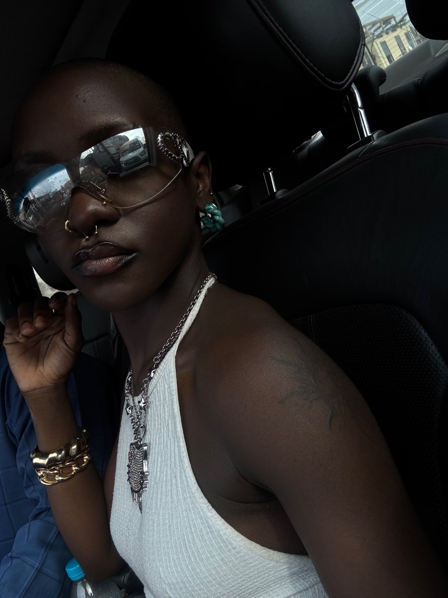 lotoscuffs_'s tweet photo. Baddest baldie around ig https://t.co/7TRLEa1Rgm