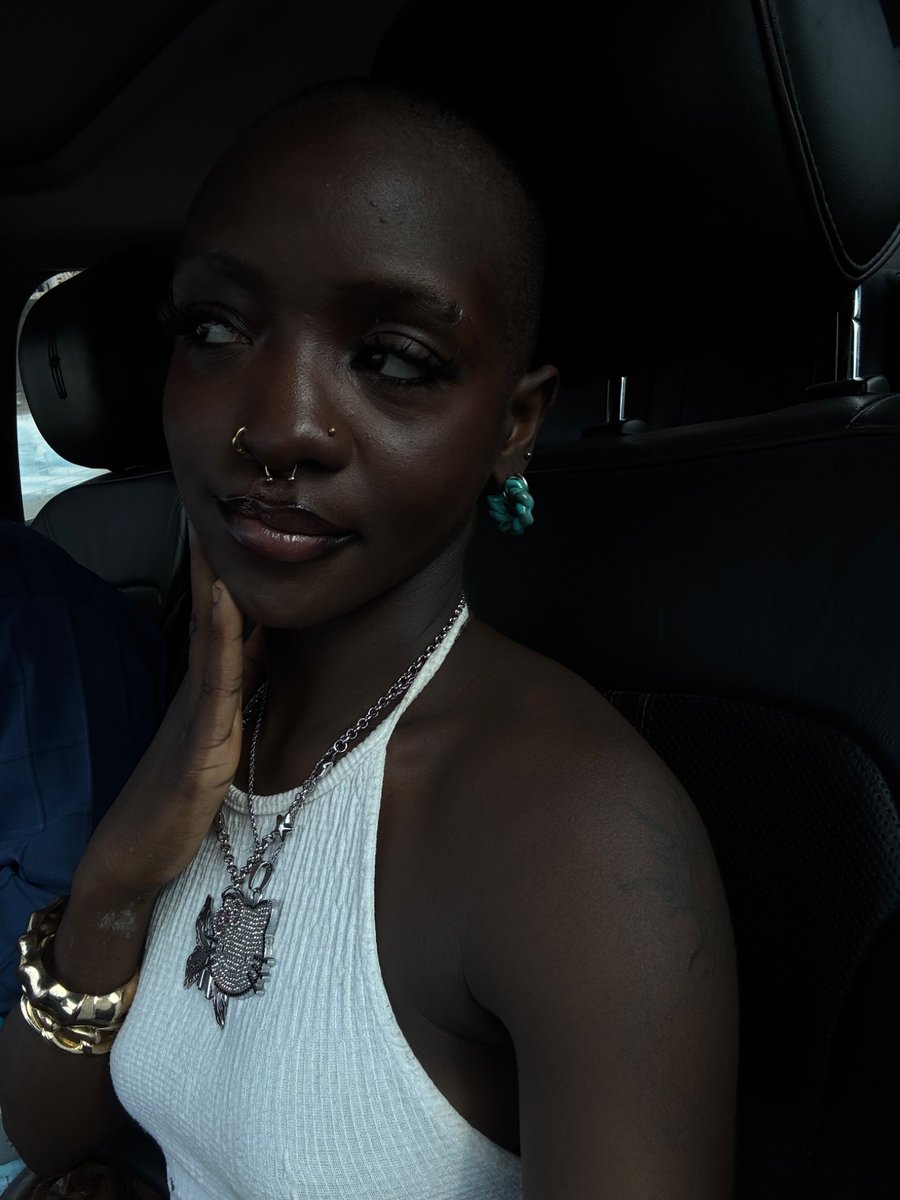 lotoscuffs_'s tweet photo. Baddest baldie around ig https://t.co/7TRLEa1Rgm