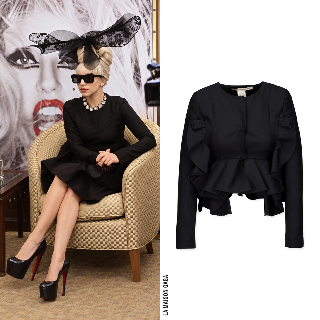 lamaisongaga_'s tweet photo. Lady Gaga sat down to give an interview for NDTV Night Out, wearing @FraScognamiglio S/S12 ruffle shantung jacket, @LittleShilpa “Invitation to Voyage” lace headpiece, #PauletteGuinet sunnies, @KennethJayLane1 "Headlights" necklace &amp; @LouboutinWorld S/S11 "Daffodile" pumps! https://t.co/kZGYhRZVFS