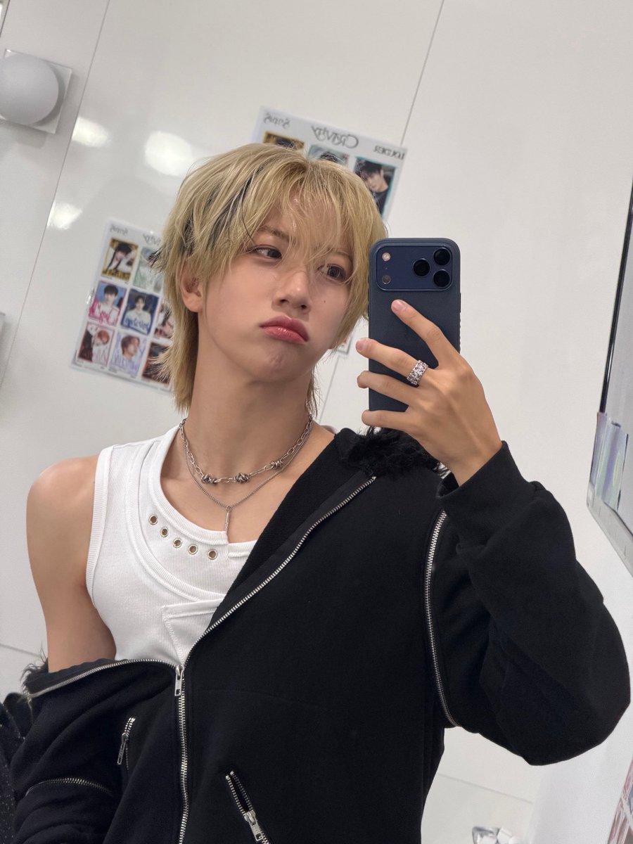 CRAVITY_twt's tweet photo. 🖤💛 
#원진 https://t.co/kJXlsekbWp