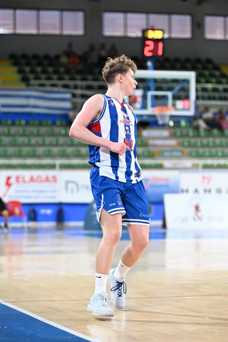 zopencosbasket's tweet photo. 🏀 Clínica Ponferrada @baloncestoSDP  🆚 @SBballAcademy (2) 🏀

📸 @Shionponfe https://t.co/Dnf9FRFng1