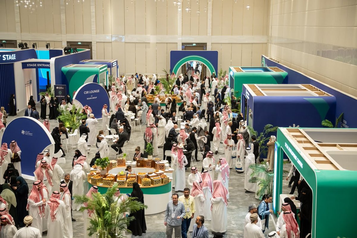 Ahmed_S_Alrajhi's tweet photo. اختتمنا اليوم أعمال #الملتقى_الدولي_للمسؤولية_الاجتماعية 2026، بعد يومين من الحوار وتبادل الخبرات والتجارب، وبناء شراكات نوعية تعزز دور القطاع الخاص في المسؤولية الاجتماعية.
 
شكرًا لكل من أسهم في نجاح الملتقى، ونتطلع إلى أن تسهم مخرجاته وشراكاته في تطوير الممارسات، وصناعة أثر مستدام في المجتمع.

#من_الالتزام_إلى_التأثير