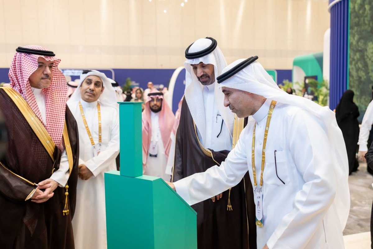 Ahmed_S_Alrajhi's tweet photo. اختتمنا اليوم أعمال #الملتقى_الدولي_للمسؤولية_الاجتماعية 2026، بعد يومين من الحوار وتبادل الخبرات والتجارب، وبناء شراكات نوعية تعزز دور القطاع الخاص في المسؤولية الاجتماعية.
 
شكرًا لكل من أسهم في نجاح الملتقى، ونتطلع إلى أن تسهم مخرجاته وشراكاته في تطوير الممارسات، وصناعة أثر مستدام في المجتمع.

#من_الالتزام_إلى_التأثير