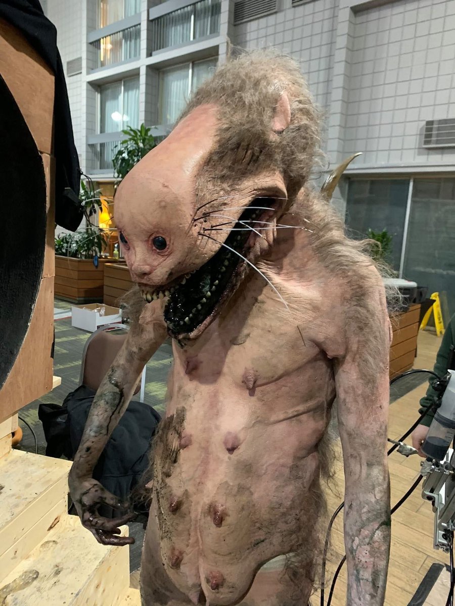 KI11ERKLOWNS's tweet photo. behind the scenes raatma costume for V/H/S/94 https://t.co/qkd0v1vOgm