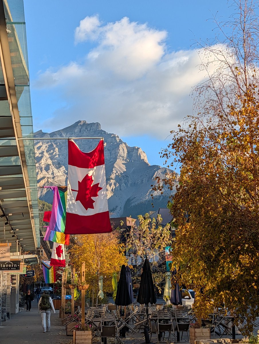 theVPNbloke's tweet photo. What a lovely place 😊
#Banff #CanadaBaby! https://t.co/b2u4LjTJvl