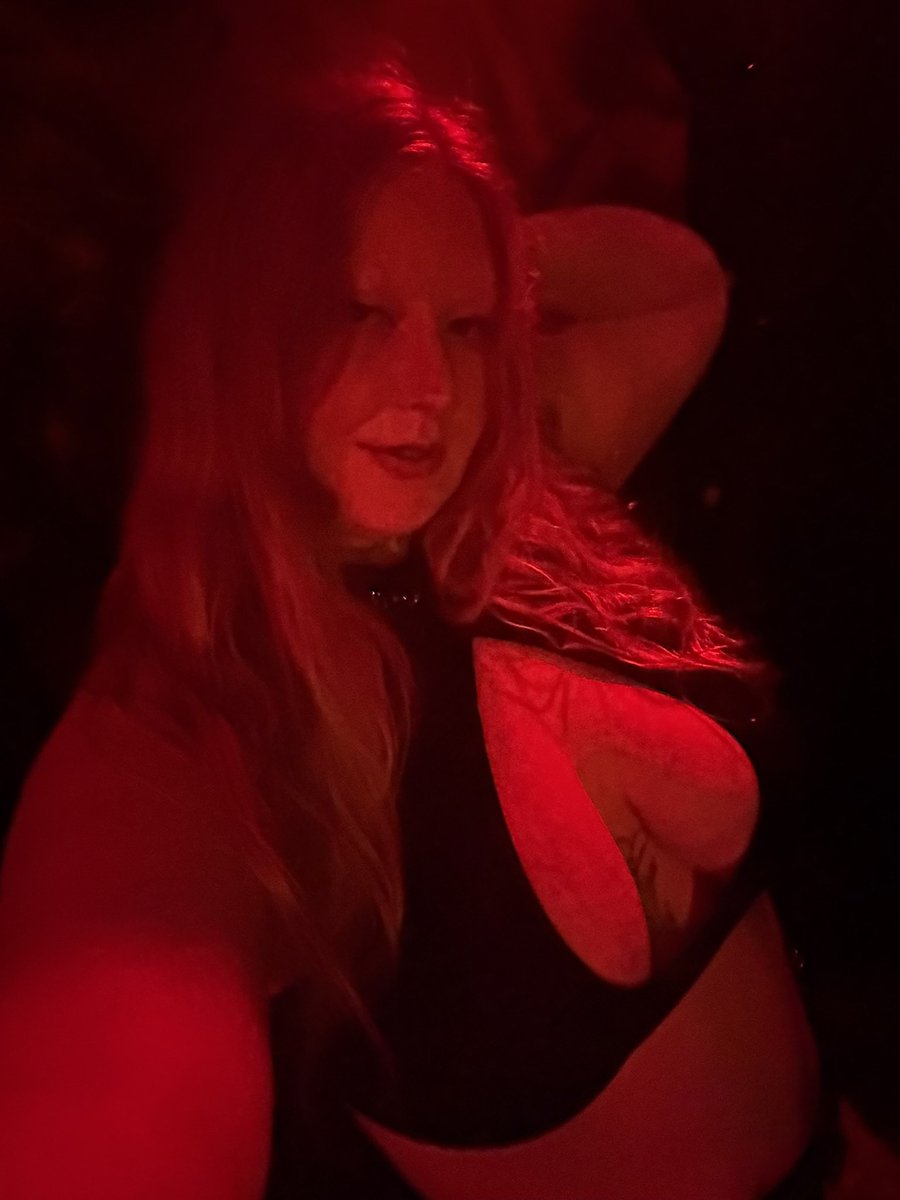 qu33nmaryy's tweet photo. Hello sinners 💋 Your Queen is back from New Orleans and is ready to tear up the stage in Los Angeles at @bbwstripnight on Saturday night 😈 

Use Code MARY at checkout 
https://t.co/drWxINFxuw https://t.co/QdEo906aDY