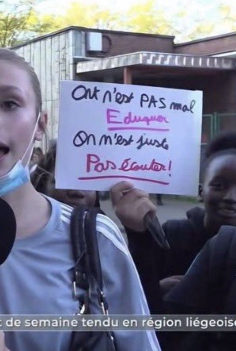 JanisEnsucre's tweet photo. Une pancarte, un sketch 😂 https://t.co/rFoM9PqEua