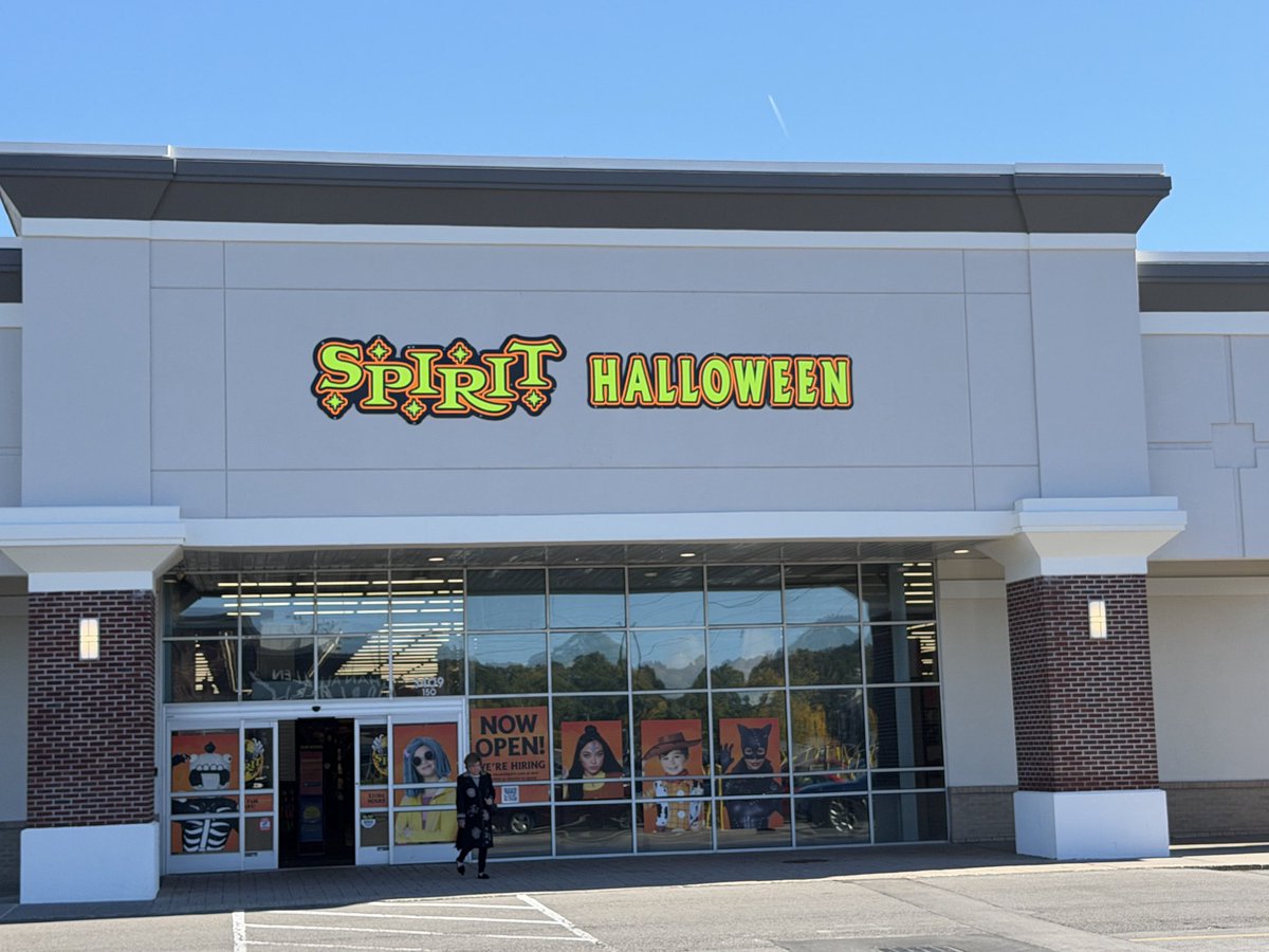 TannerJace41215's tweet photo. Spooky Season is right around the corner in Central New York. Today I’m at Spirit Halloween in East Syracuse, where Halloween costumes are the topic of Discussion. I’ll have more later tonight. 

#BDJ3422 https://t.co/Sn49zAgerv