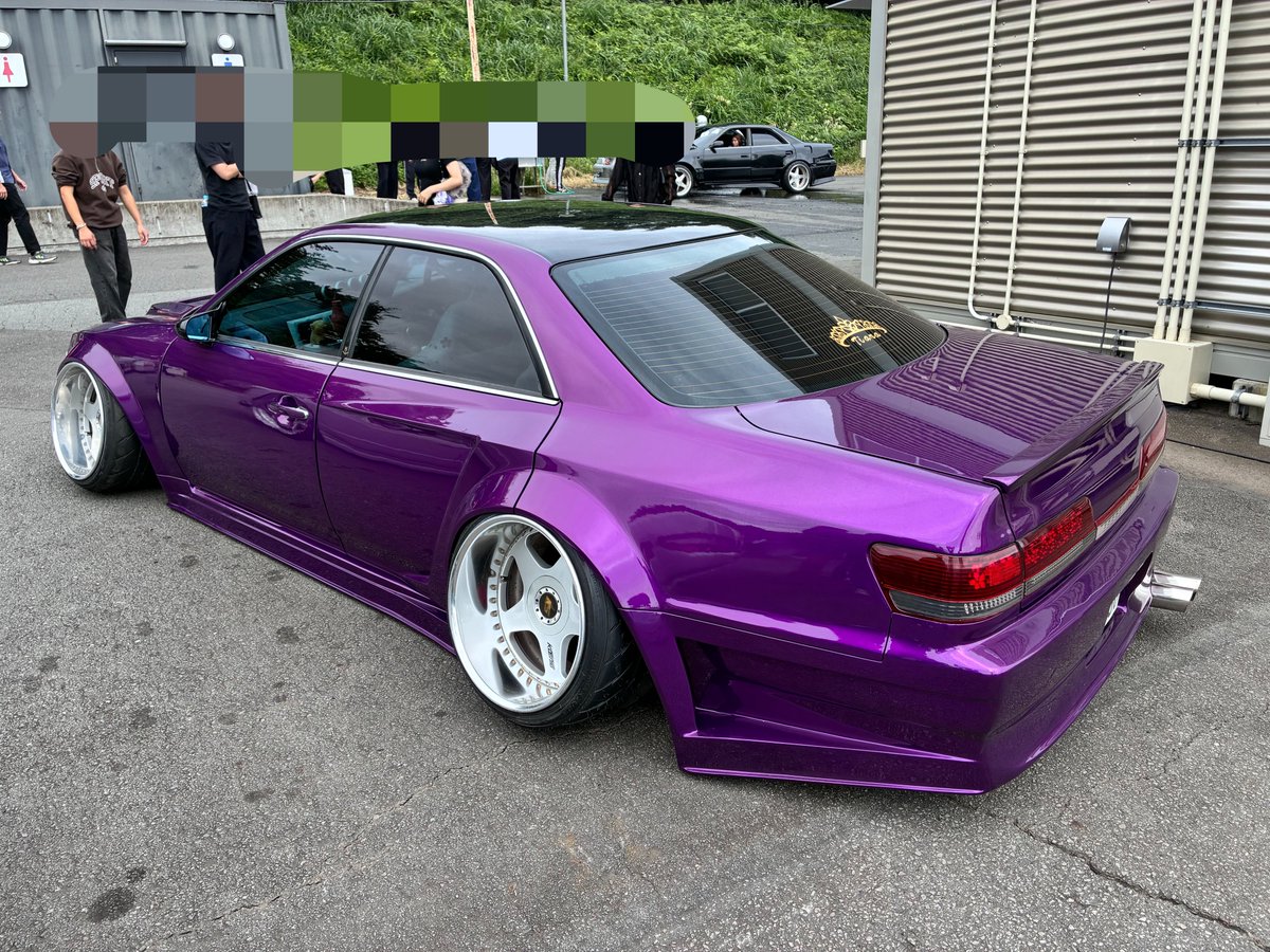 KenchanZ_'s tweet photo. 1jミーティングで深リムケーニッヒや！って撮った写真やけど、後から見れば見るほどやばい
2ドア仕様になってるし https://t.co/cCJd5iP1cR