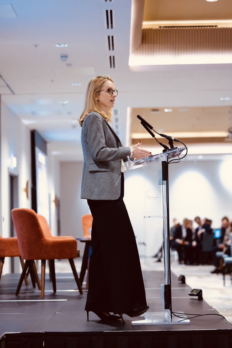 LucyRigby's tweet photo. DIGIT is moving closer to market... 

At #DigitalAssetsWeek earlier today, I announced the appointment of 6 joint lead managers for the pilot DIGIT issuance. Their expertise in digital markets & traditional sovereign debt markets will help take the project towards launch in Q1 2027.

DIGIT will use DLT to issue & manage our 1st digitally native govt debt instrument. It's a practical test of new financial market infrastructure & part of our wider work to modernise markets & strengthen 🇬🇧’s competitiveness.