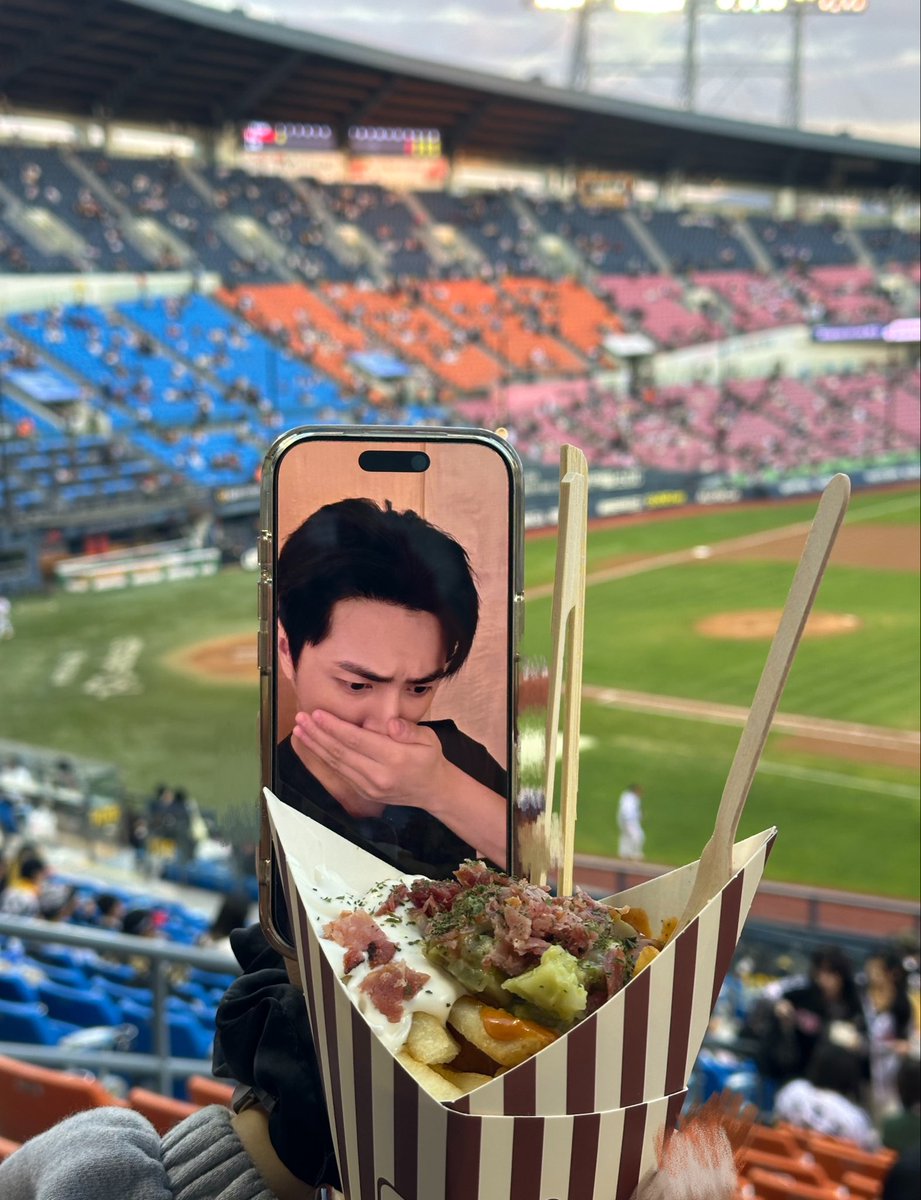zzomaa_'s tweet photo. 종성아 이런 셀카 많이 올려줄 수 … 더보기
#쫑프권력 https://t.co/7Hmypqu9eN