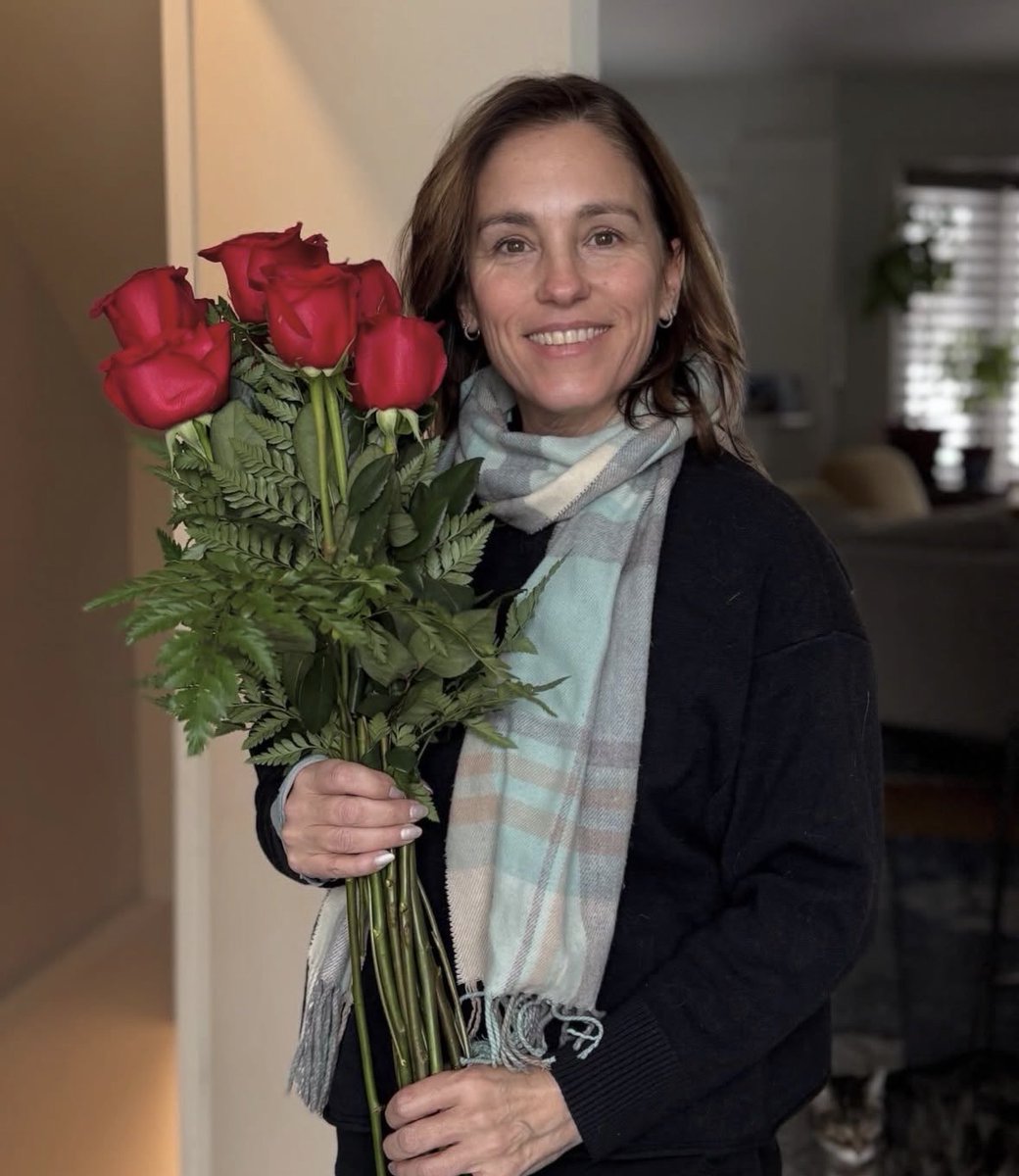 MrPopOfficial's tweet photo. Amy Jo Johnson turns 56 today! 🎂 https://t.co/fgziwryk2E