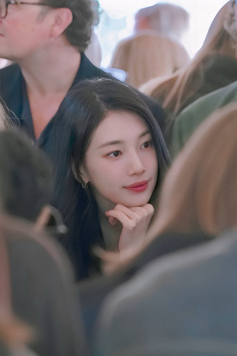 suzy94_10_10's tweet photo. 🐈‍⬛

 #수지 #suzy #SUZY https://t.co/jUaaIUMTIB